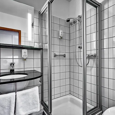 Attimo Stuttgart***s Hotell 3*